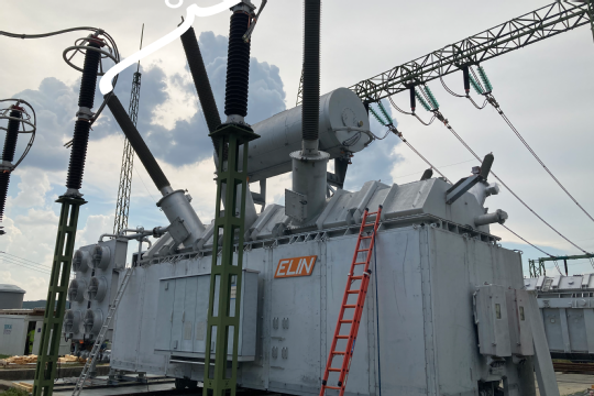 Trafo Südburgenland_Aufrüstung_Durchführungstöpfe mit Kerzen_c_Martin Weiß_IMG_1799 (1).png